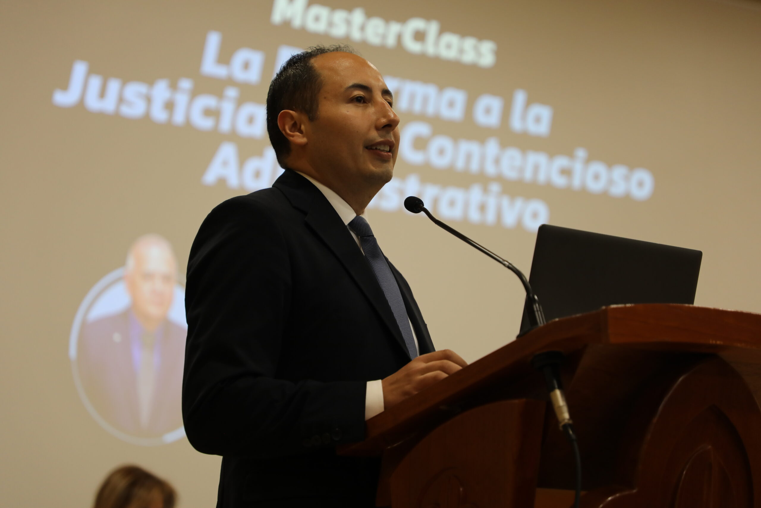 Tomasino que inspira..