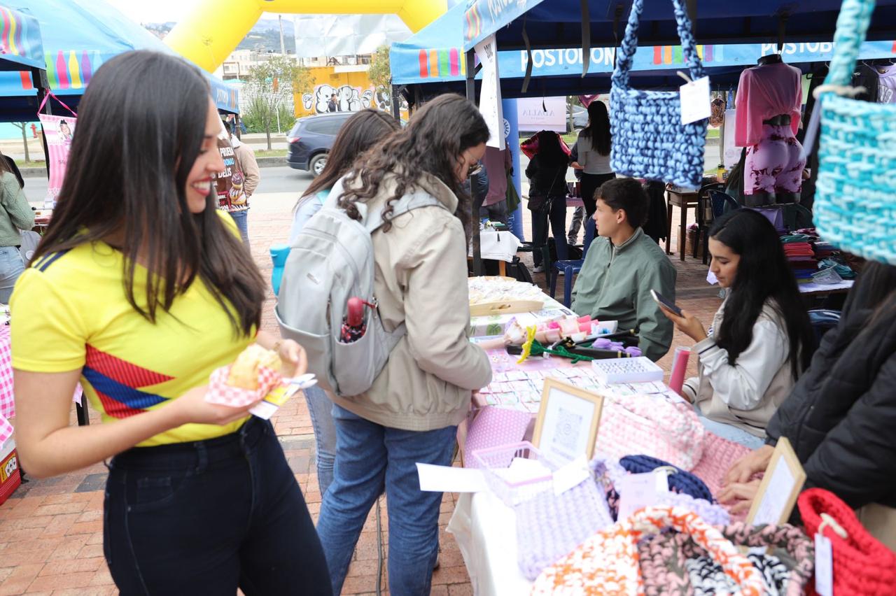 VII Vitrina Comercial familia Tomasina 15-octubre 2024